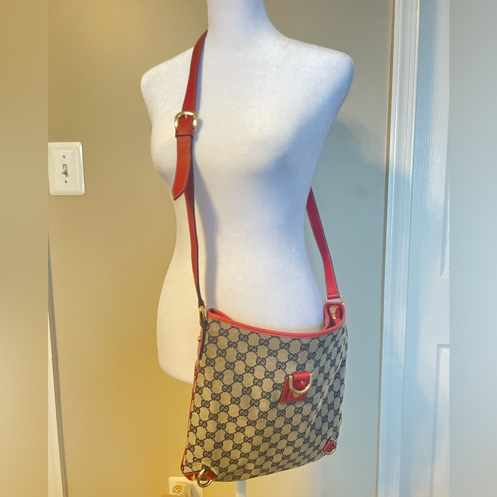 Gucci crossbody bag.
